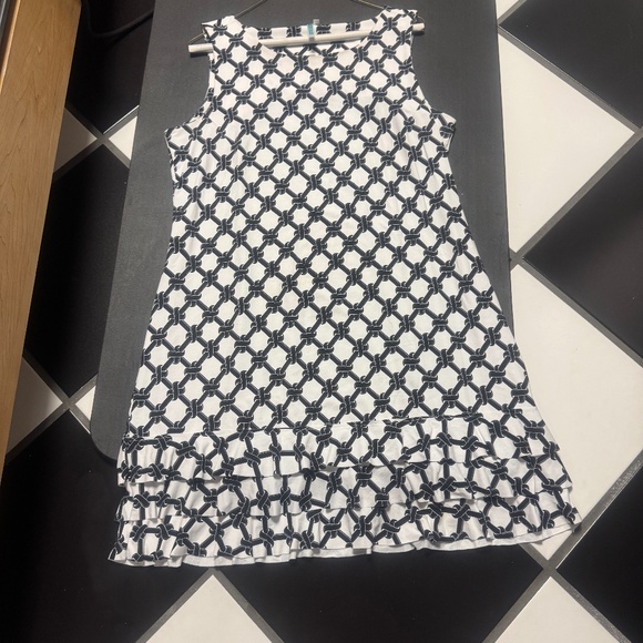 Dress - Picture 1 of 1